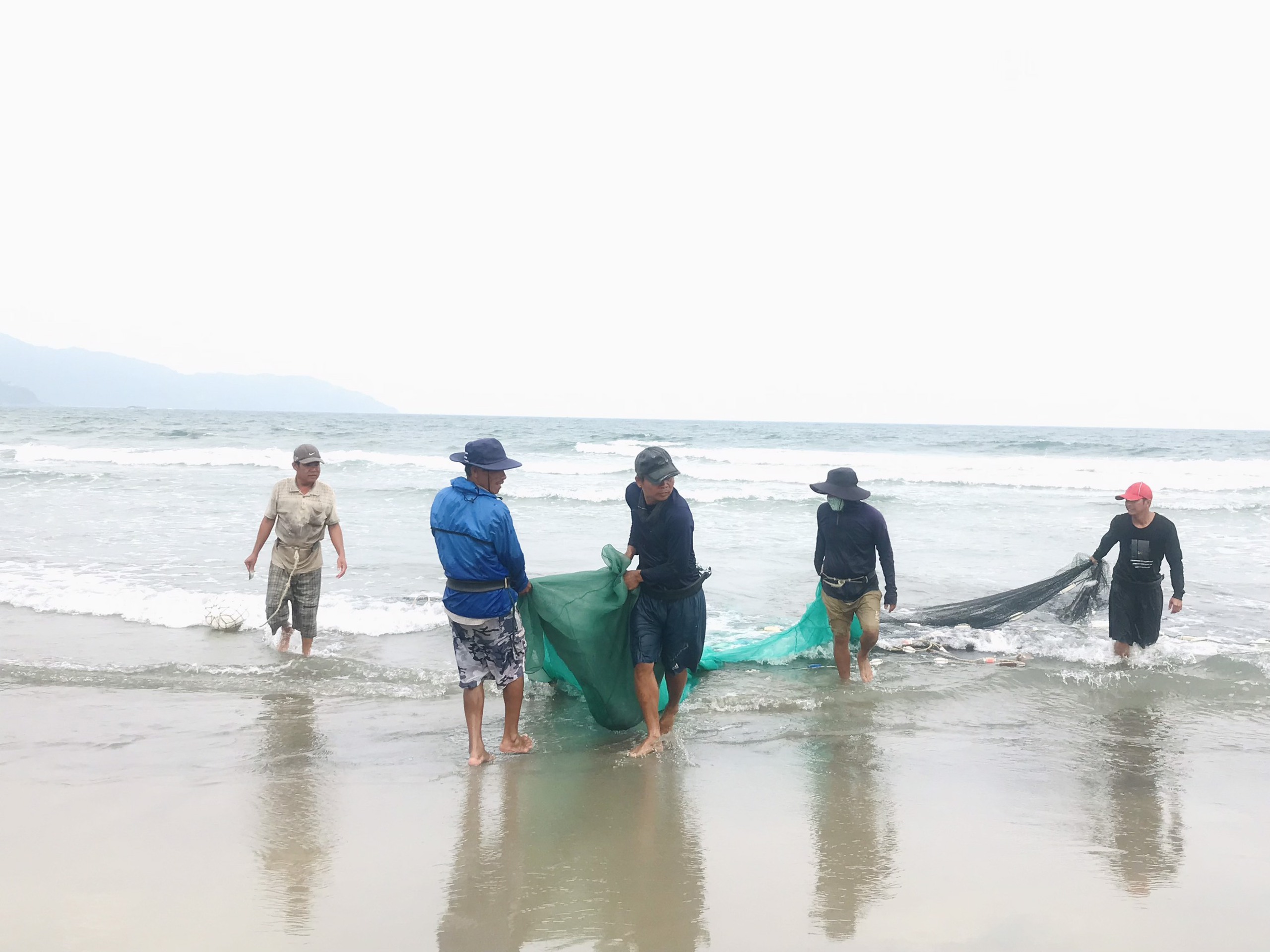 Internet Computer (ICP) breaks out of a falling wedge pattern, $7 within reach