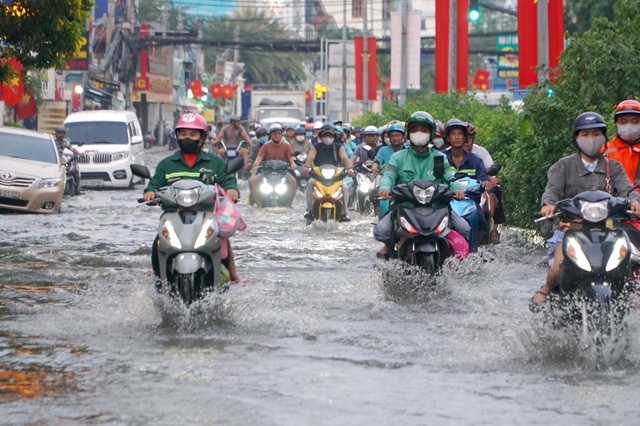 ‘Kristina Wong, Sweatshop Overlord’ at Kirk Douglas Theatre