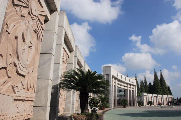 Kicking Off Summer Festival Season