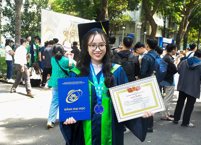 Manzanar to Host Citizenship Ceremony in Visitor Center