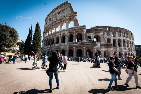 Biden Pays Respects to Lives Lost in Maui Wildfires