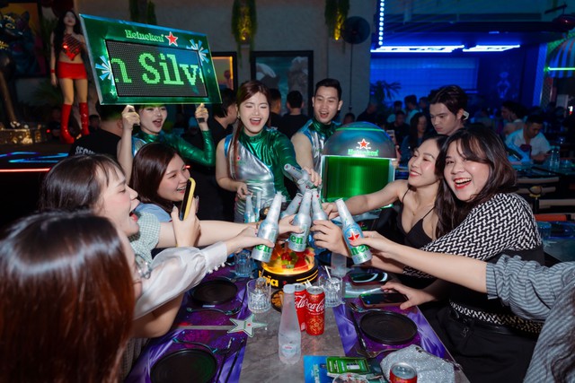 Yumi Sakugawa, Marinaomi at L.A. Kinokuniya