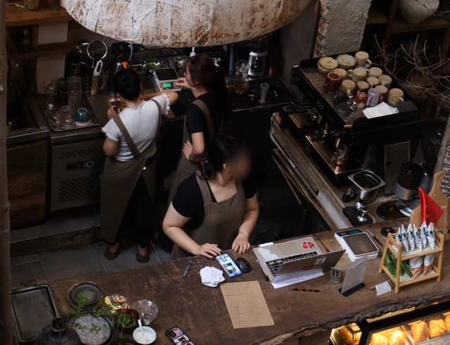 Recipient of Hoshide Distinguished Teaching Prize Announced