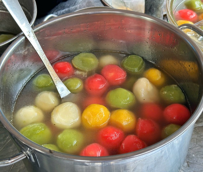 AI-powered DEX aggregator QuantHive.AI goes live with Alpha Trader wallet analysis