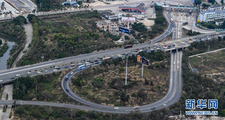 Bitcoin hits a 6-week high above $120,000, defying a government shutdown